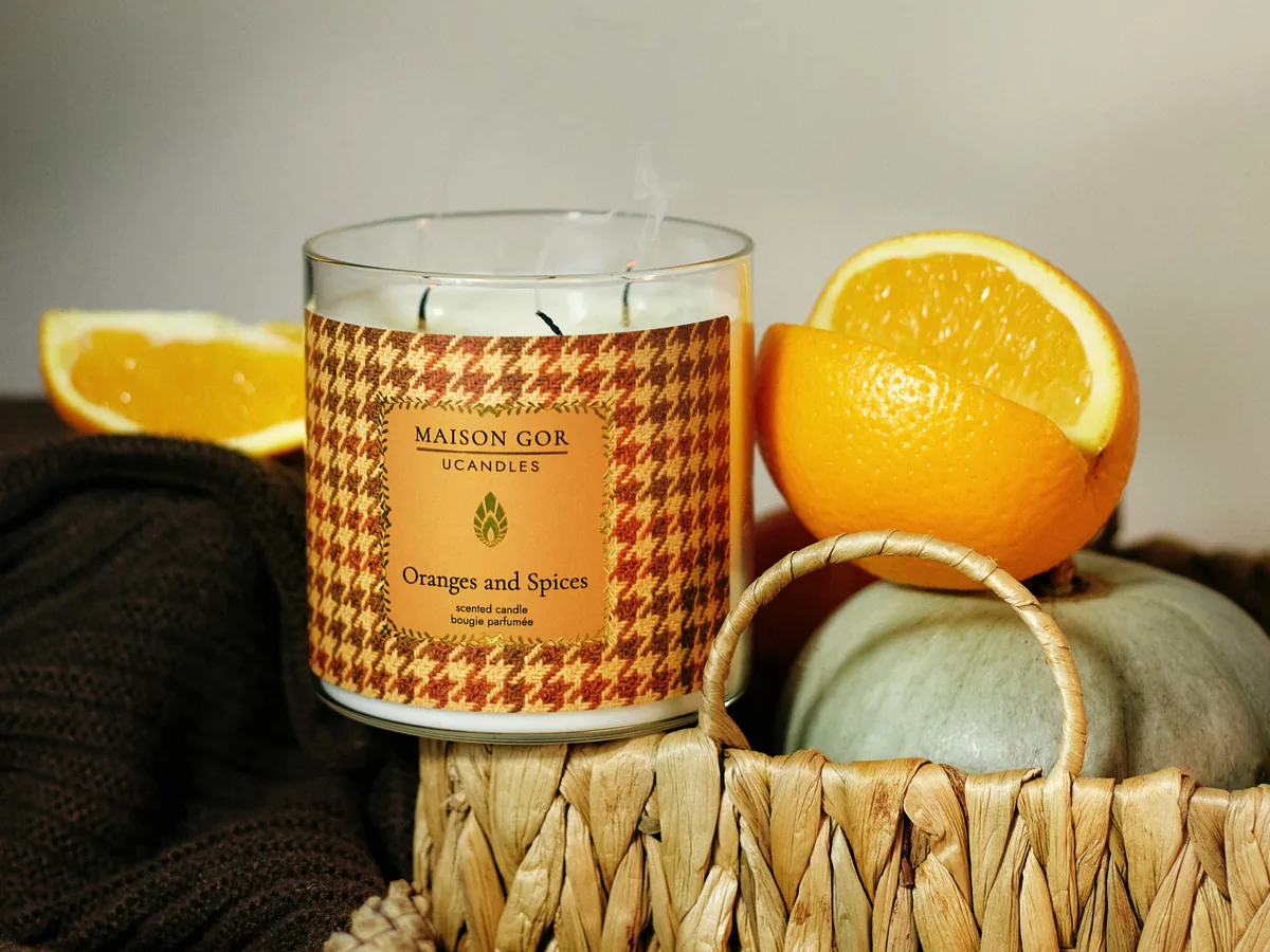 Ароматическая свеча Ucandles Oranges and Spices (Апельсин и пряности) с 3 фитилями