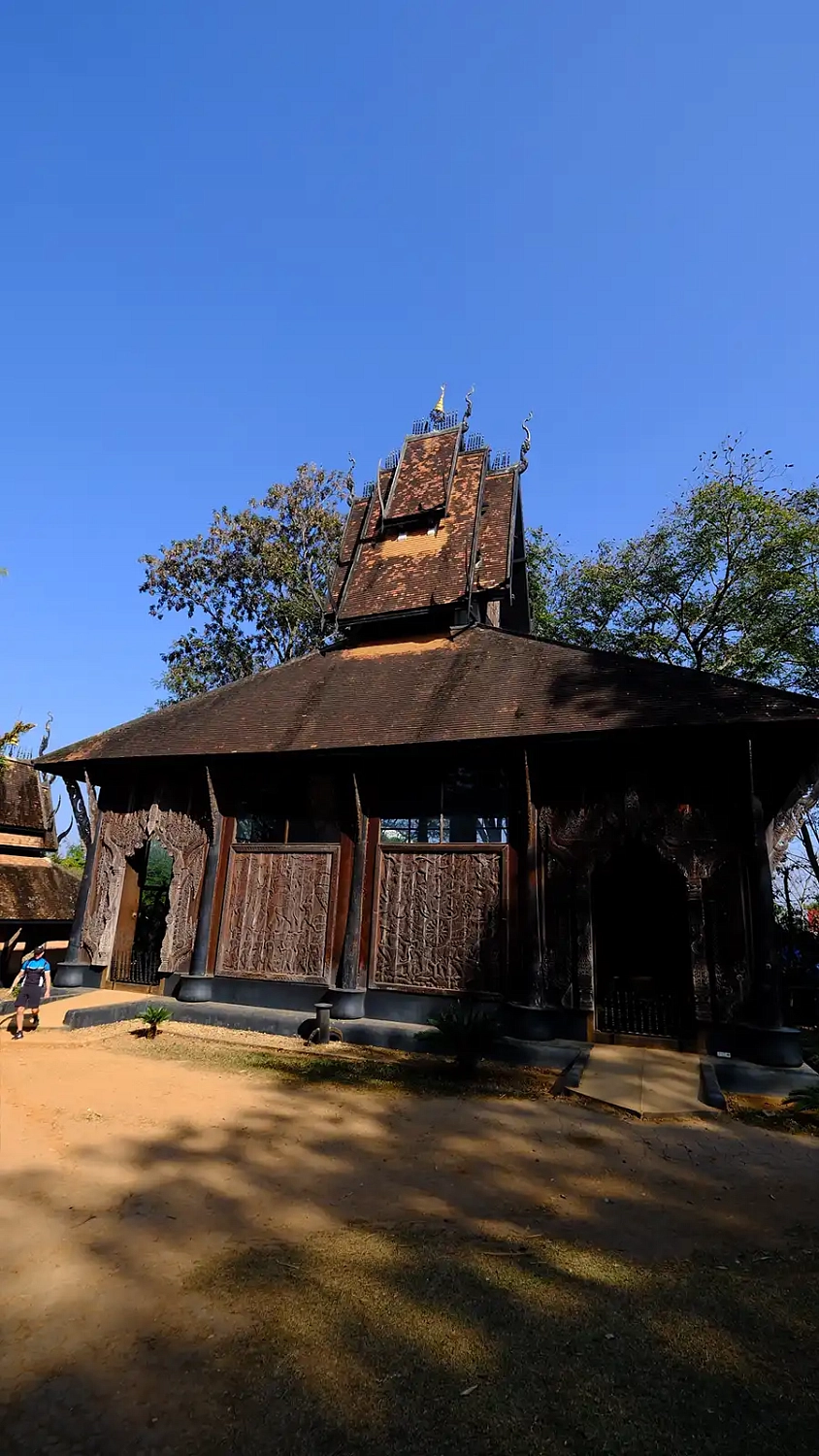 Черный Музей (Baan Dam Museum)