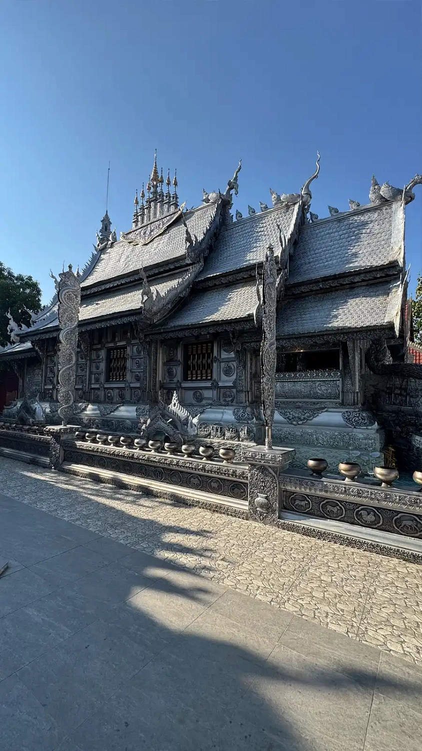 Серебряный храм - Ват Сри Супхан (Wat Sri Suphan)